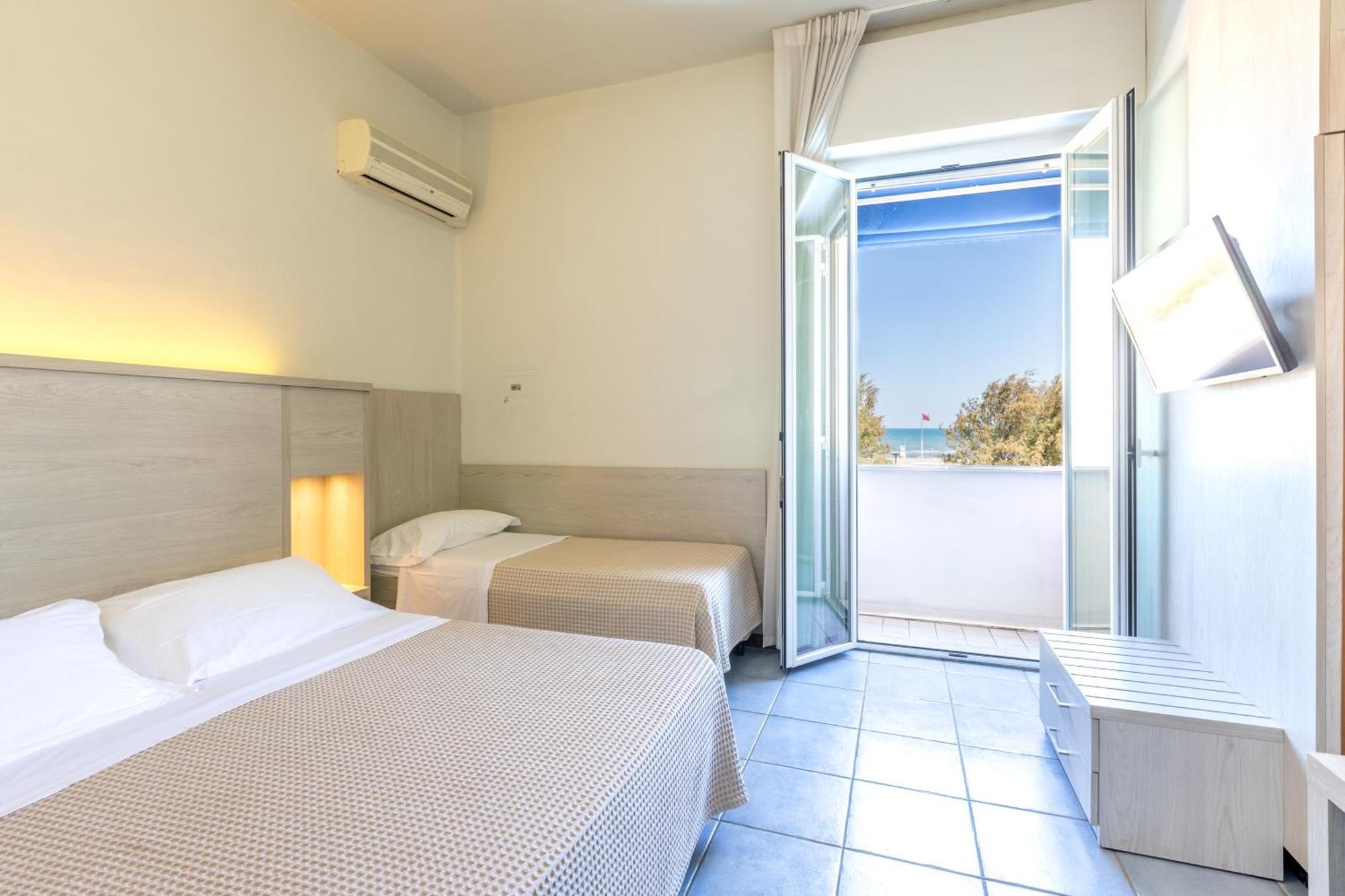 Astoria Hotell Pesaro Eksteriør bilde