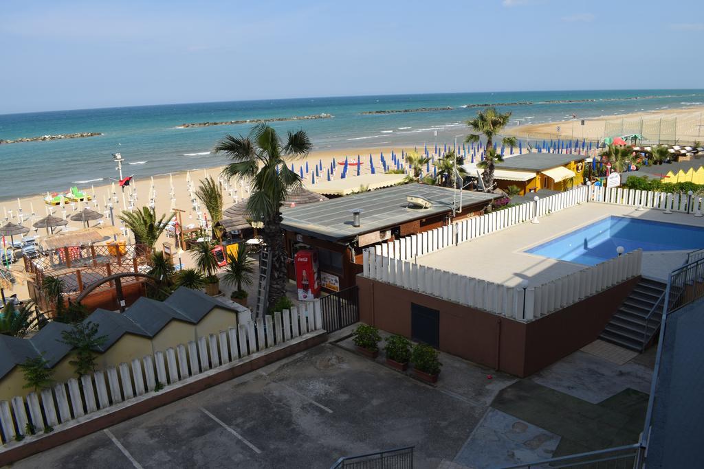 Astoria Hotell Pesaro Eksteriør bilde