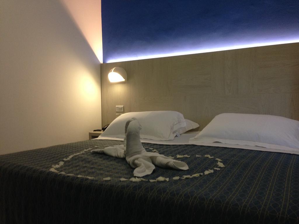 Astoria Hotell Pesaro Eksteriør bilde