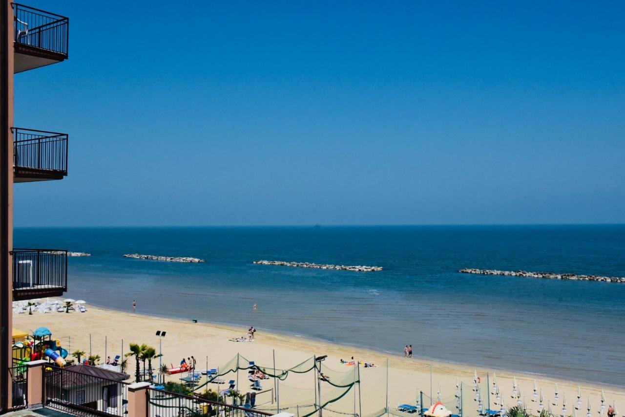 Astoria Hotell Pesaro Eksteriør bilde