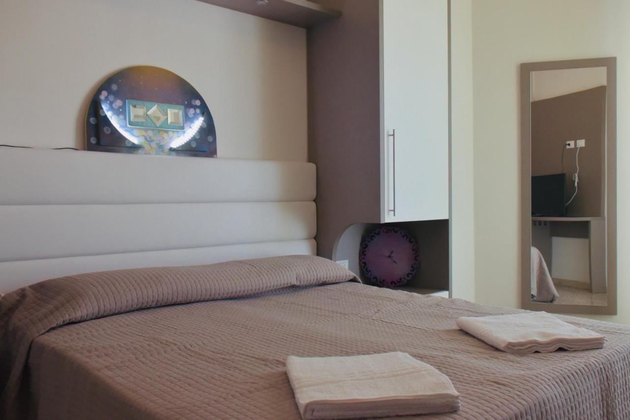 Astoria Hotell Pesaro Eksteriør bilde